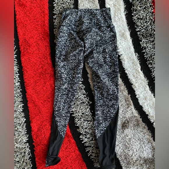 SOLD Lululemon leggings - Picture 2 of 3